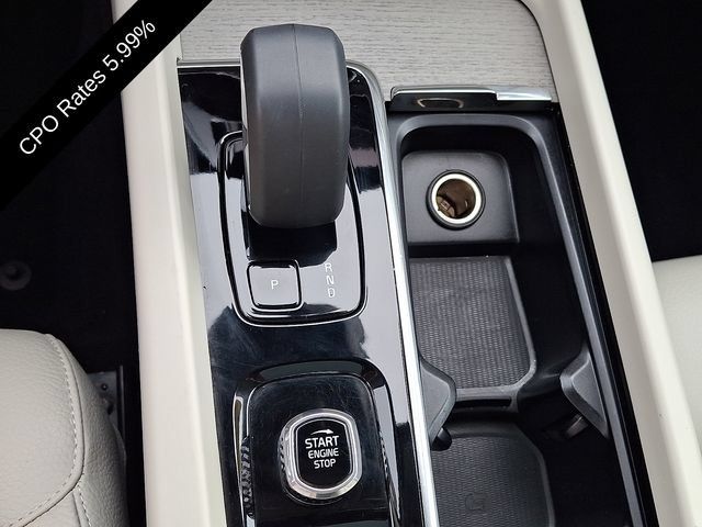 Certified 2024 Volvo XC60 B5 Plus w/ Protection Package Premier AWD/4WD image 18