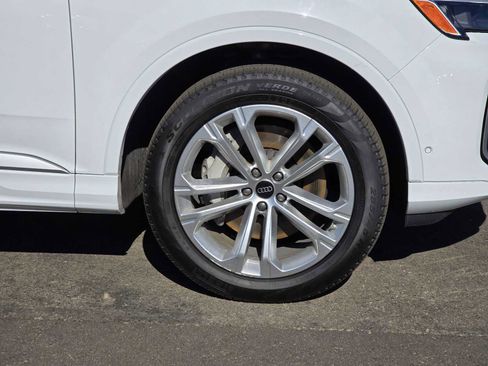 Used 2025 Audi Q7 2.0T Premium w/ Convenience Package image 9