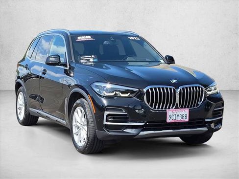 Certified 2022 BMW X5 xDrive40i w/ Premium Package AWD/4WD image 3