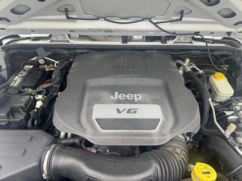 Used 2015 Jeep Wrangler Unlimited Sport AWD/4WD image 11