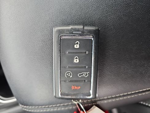 Used 2023 Jeep Grand Cherokee Limited AWD/4WD image 34
