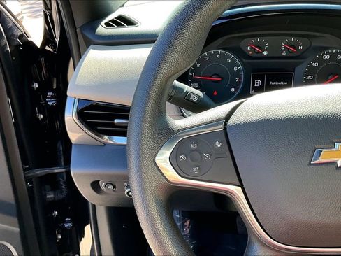 Used 2023 Chevrolet Traverse LS FWD image 24