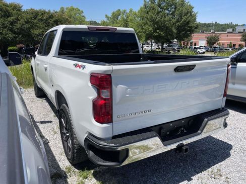 Used 2023 Chevrolet Silverado 1500 LT AWD/4WD image 9