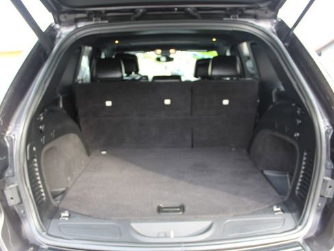 Used 2021 Jeep Grand Cherokee Limited image 33