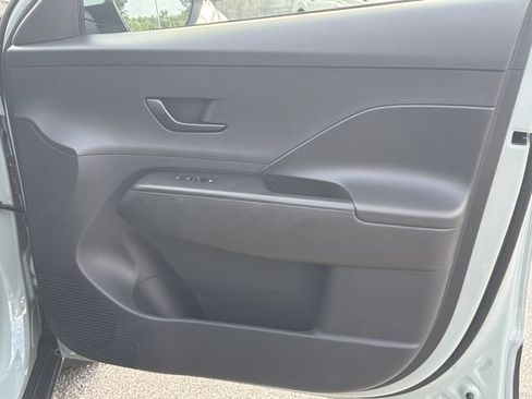 Certified 2025 Hyundai Kona SEL FWD image 21