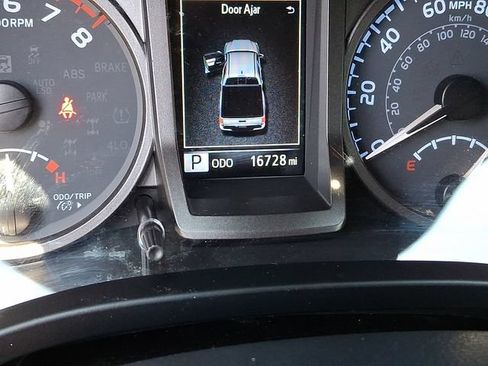 Used 2023 Toyota Tacoma TRD Sport AWD/4WD image 22
