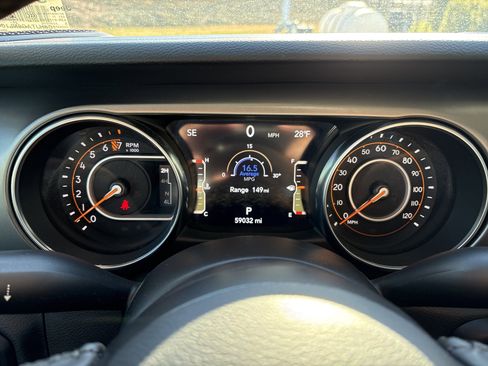 Certified 2022 Jeep Gladiator Sport image 25