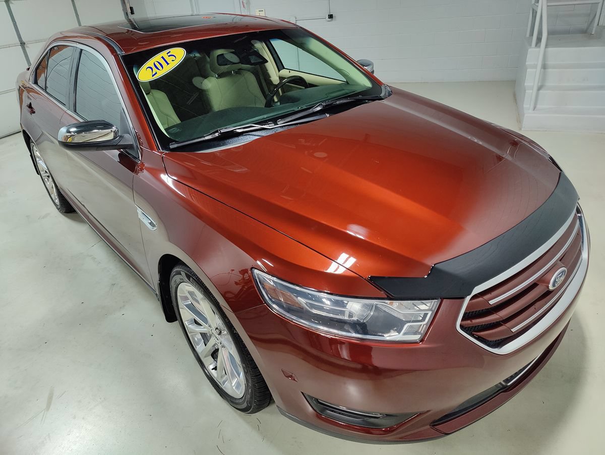 Used 2015 Ford Taurus Limited w/ Equipment Group 301A AWD/4WD image 2