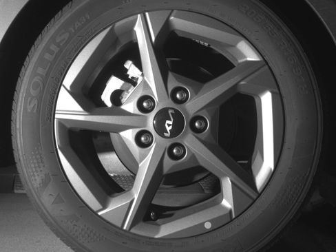 Used 2025 Kia K4 LXS image 15