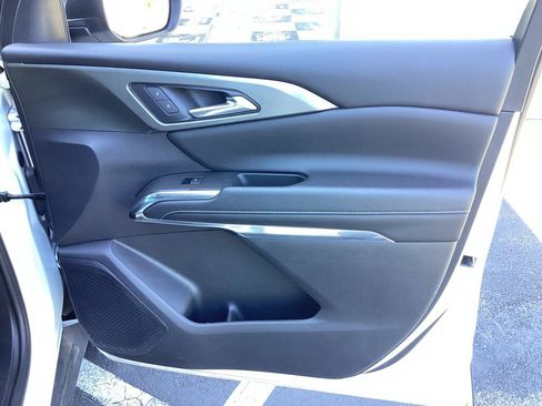 Used 2024 Chevrolet Traverse LT FWD image 25