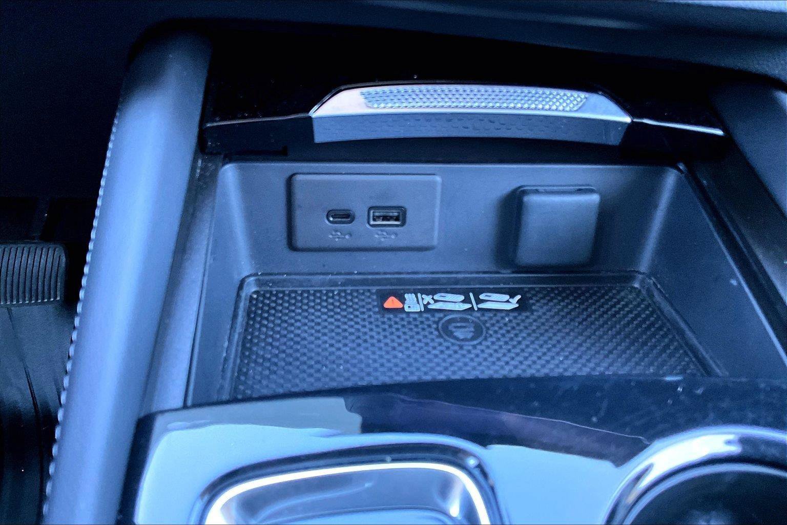 Used 2025 Buick Envision Avenir AWD/4WD image 32