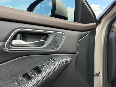 Used 2021 Nissan Rogue SL w/ Premium Package image 14