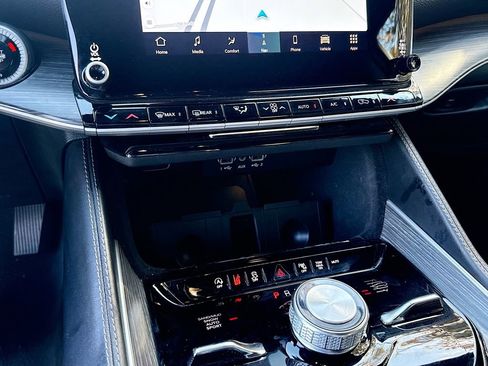 Used 2024 Jeep Wagoneer Series III image 17