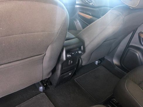 Used 2018 GMC Acadia SLE image 21