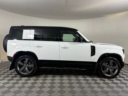 New 2025 Land Rover Defender 110 V8 image 9