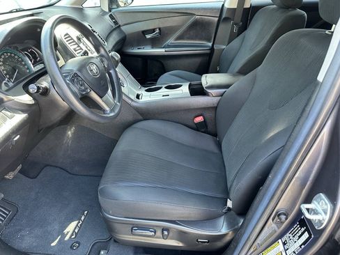 Used 2014 Toyota Venza LE AWD/4WD image 11