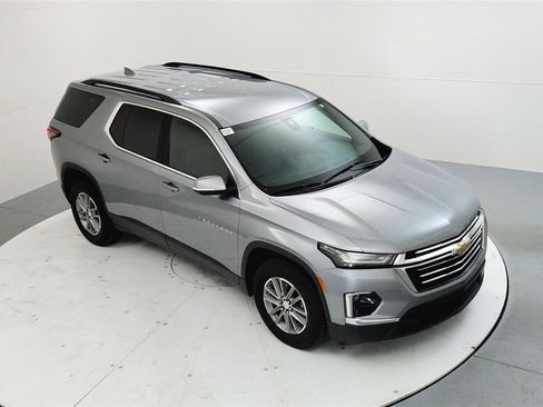 Used 2023 Chevrolet Traverse LT image 14