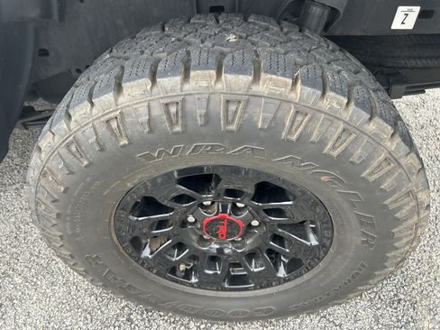 Used 2022 Toyota Tacoma SR w/ SR Convenience Package RWD image 29