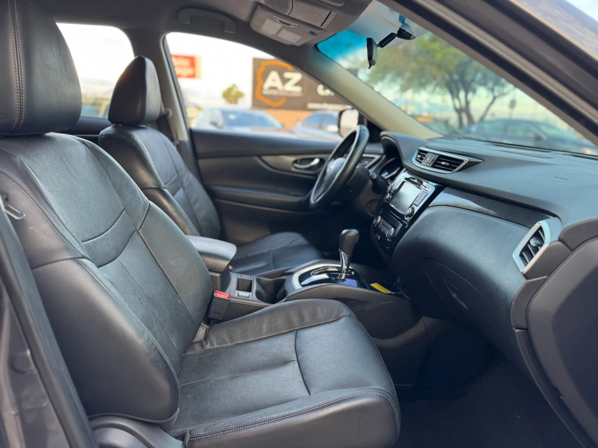Used 2015 Nissan Rogue SL FWD image 34