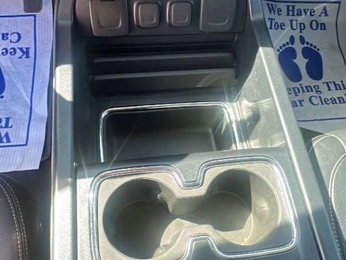 Used 2018 Chevrolet Silverado 1500 LT w/ Texas Edition image 17