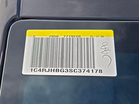 New 2025 Jeep Grand Cherokee Limited image 33