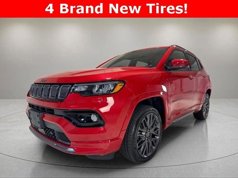 Used 2022 Jeep Compass Limited image 17