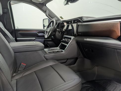 Used 2025 GMC Sierra 3500 Denali w/ Denali Reserve Package image 20