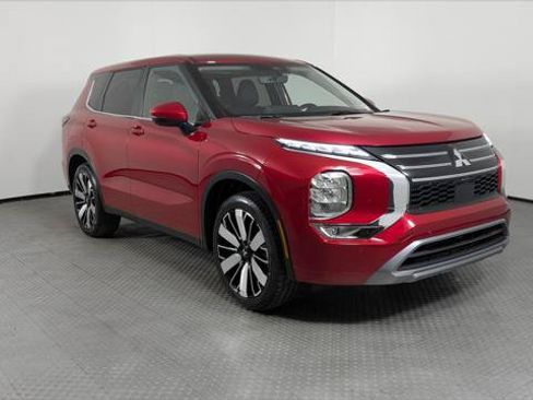 Used 2025 Mitsubishi Outlander SE FWD image 11