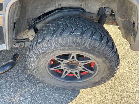 Used 2003 HUMMER H2 w/ Preferred Equipment Group image 17