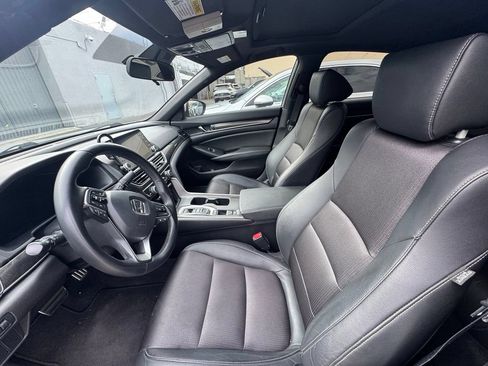 Used 2019 Honda Accord Sport image 6