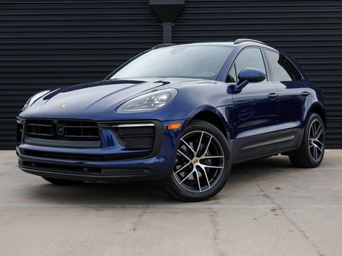 Certified 2023 Porsche Macan image 1