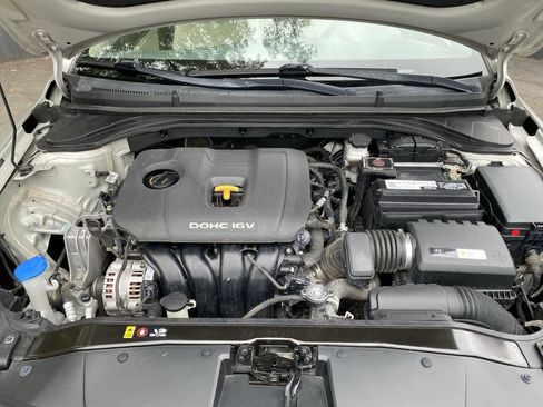 Used 2018 Hyundai Elantra Value Edition FWD image 12