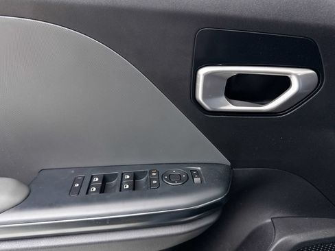 Used 2025 Kia K4 FWD image 25
