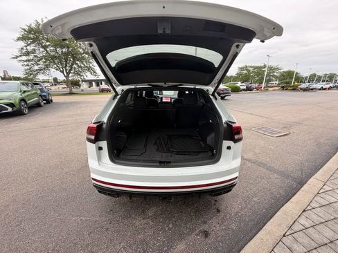 Certified 2025 Volkswagen Atlas Cross Sport SEL R-Line AWD/4WD image 26