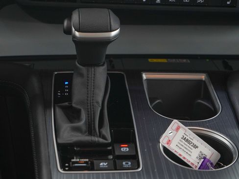 Used 2025 Toyota Sienna XLE w/ XLE Plus Package AWD/4WD image 20