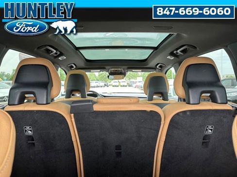 Used 2018 Volvo XC90 T5 Momentum w/ Momentum Plus Package AWD/4WD image 13