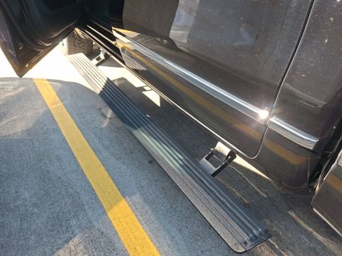 Used 2019 RAM 1500 Limited AWD/4WD image 9