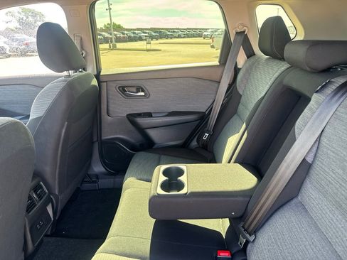 Certified 2023 Nissan Rogue SV FWD image 38