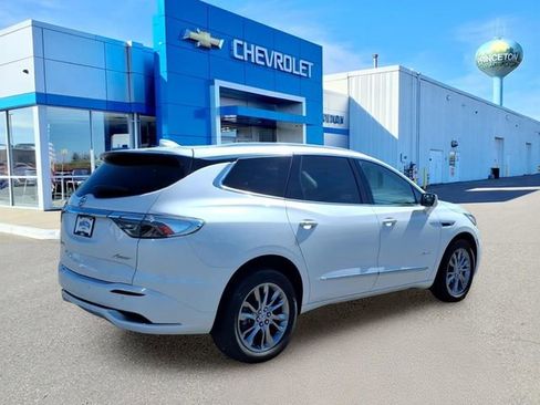 Used 2023 Buick Enclave Avenir w/ Avenir Technology Package AWD/4WD image 3