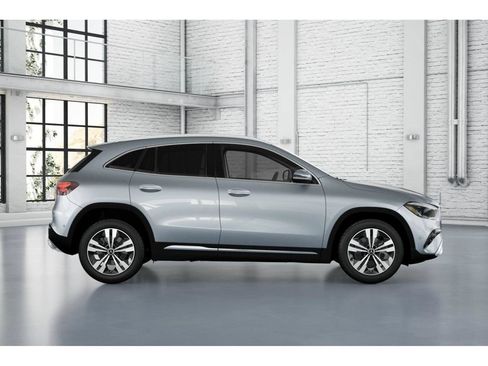 New 2026 Mercedes-Benz GLA 250 4MATIC image 2