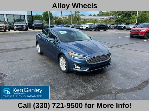 Used 2019 Ford Fusion Energi Titanium FWD image 4