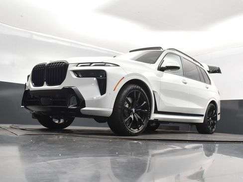 New 2026 BMW X7 xDrive40i w/ M Sport Package AWD/4WD image 39