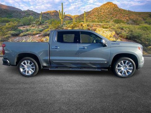 Used 2025 Chevrolet Silverado 1500 High Country w/ High Country Premium Package image 3