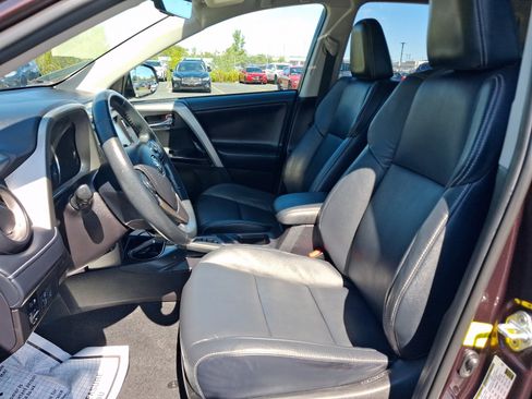 Used 2018 Toyota RAV4 Limited w/ Carpet Mat Package AWD/4WD image 5