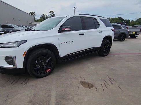Certified 2022 Chevrolet Traverse Premier w/ Redline Edition AWD/4WD image 4