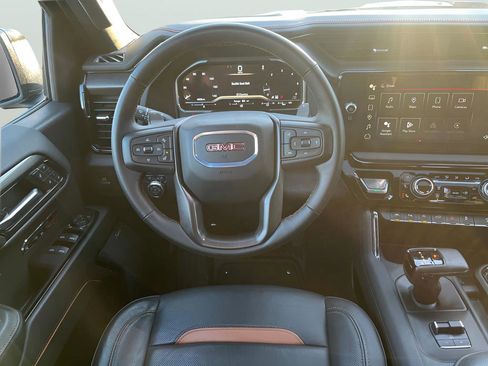 Used 2024 GMC Sierra 1500 AT4 w/ Technology Package image 21