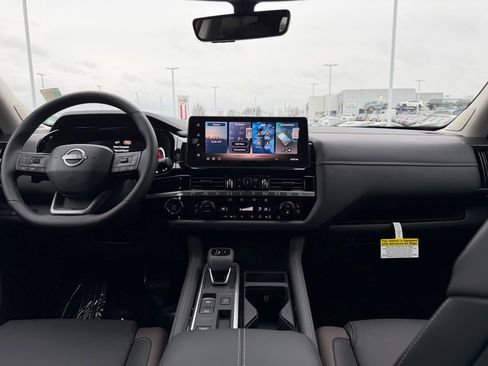 New 2026 Nissan Pathfinder Platinum FWD image 21