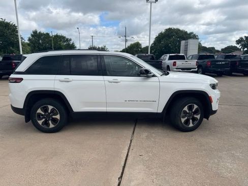 Used 2022 Jeep Grand Cherokee Limited 4xe w/ MOPAR Finishing Package AWD/4WD image 7