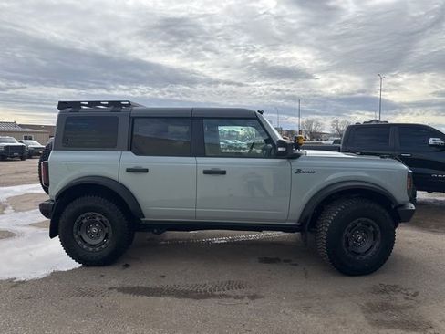 Used 2024 Ford Bronco Badlands image 8