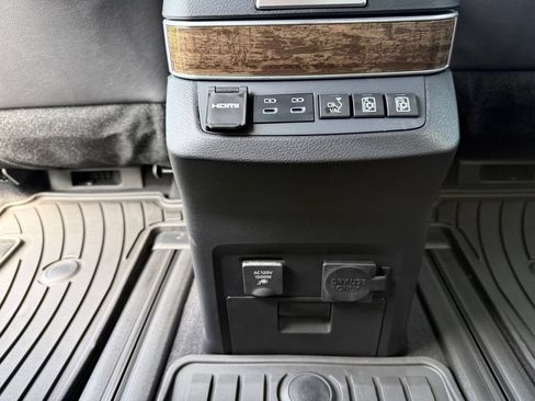 New 2026 Toyota Sienna Platinum AWD/4WD image 35